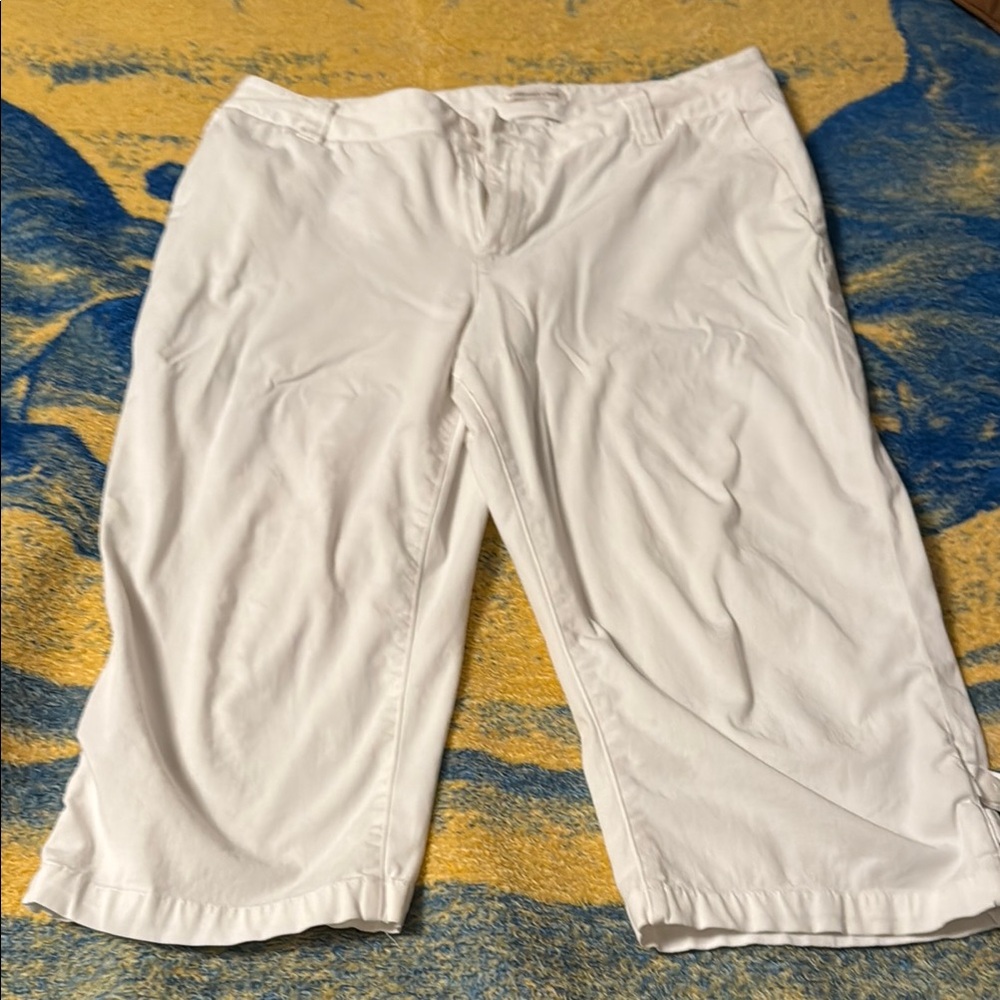 Coldwater Creek White capris. P16 size EUC